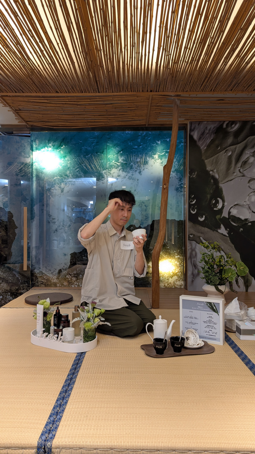 於品牌活動現場進行茶葉占卜的閱讀過程
